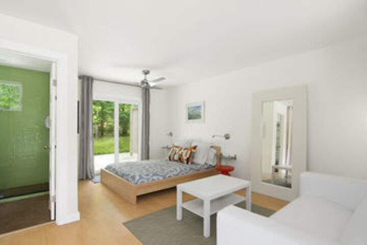 Room 9 of 25
