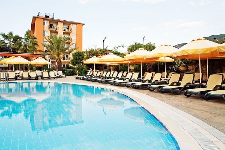 Hotel with Pool