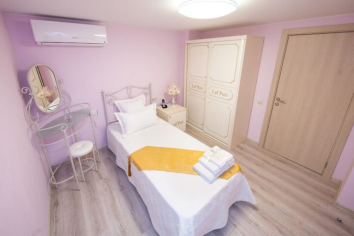 Room 43 of 57