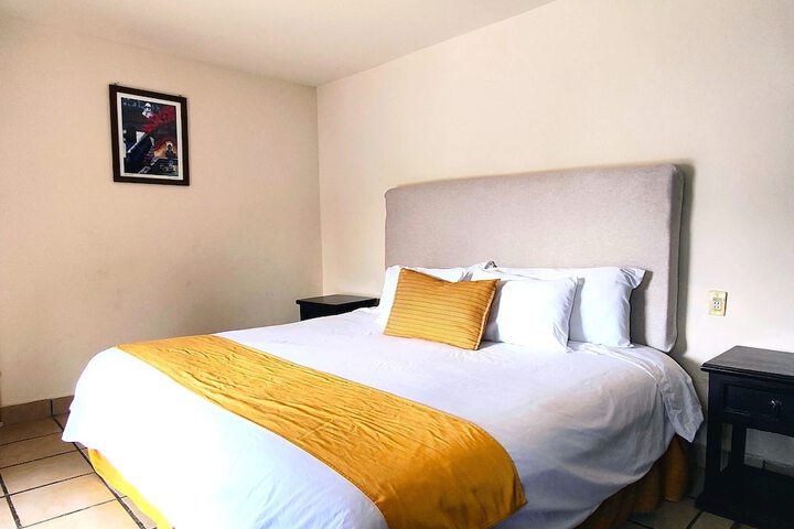 Room 9 of 38