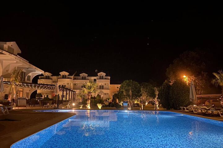 Hotel 125 of 132