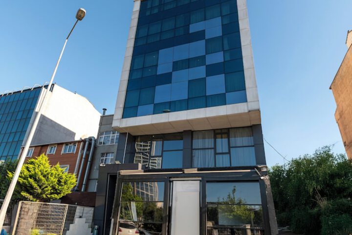 Exterior of Highway 34 Hotel
