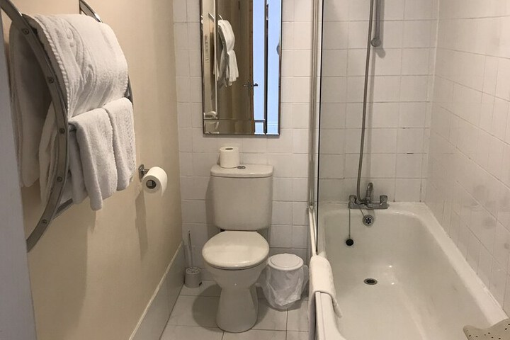 Room 36 of 61