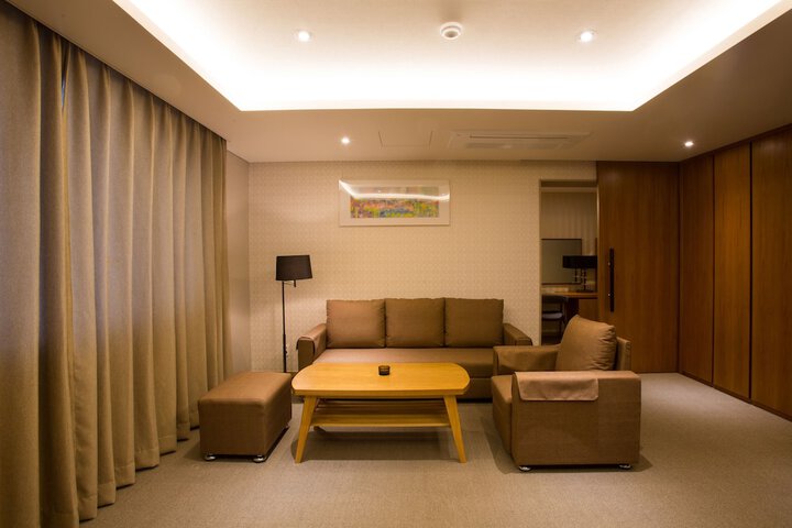 Room 58 of 145
