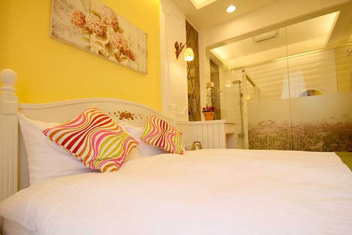 Room 15 of 25
