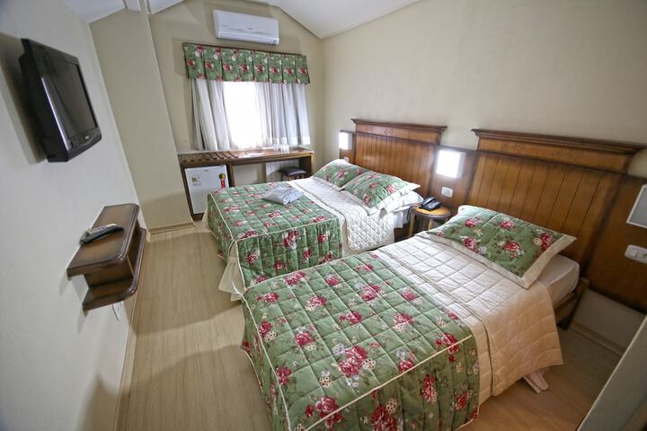 Room 4 of 19