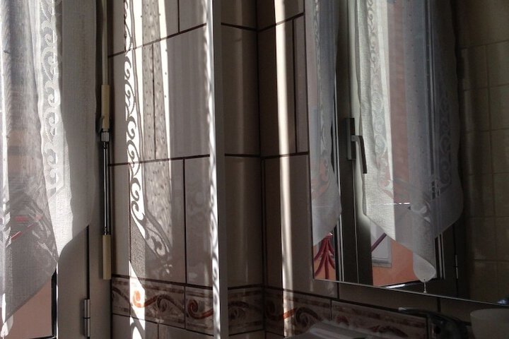Room 42 of 81