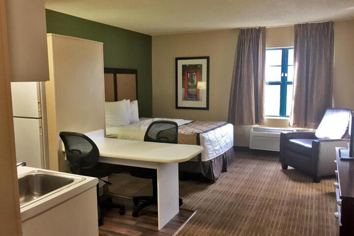1 Queen Bed Efficiency (3 of 3)