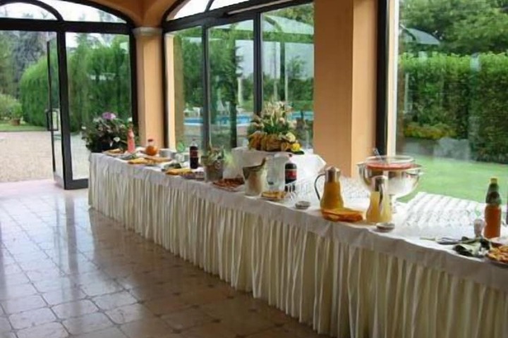 Breakfast/Coffee Service 28 of 41