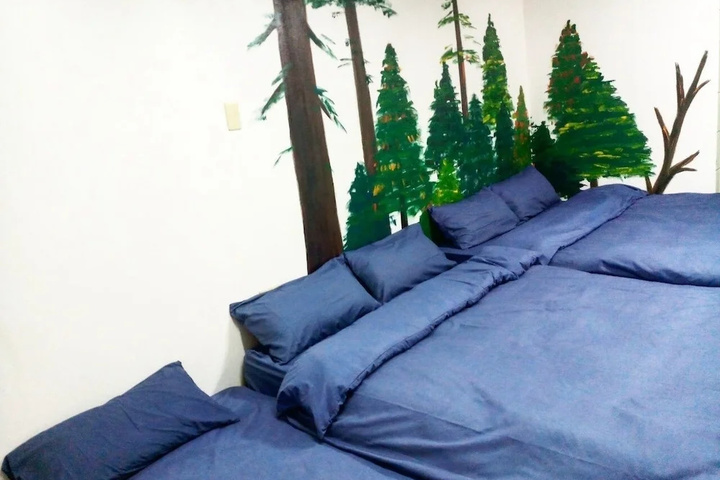 Room 5 of 20