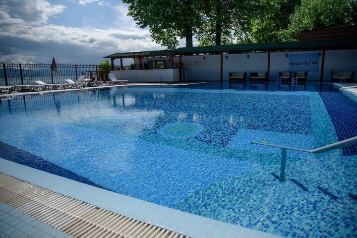 Pool 27 of 42