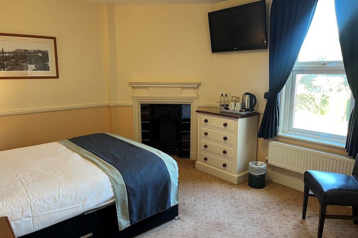 Room 15 of 28