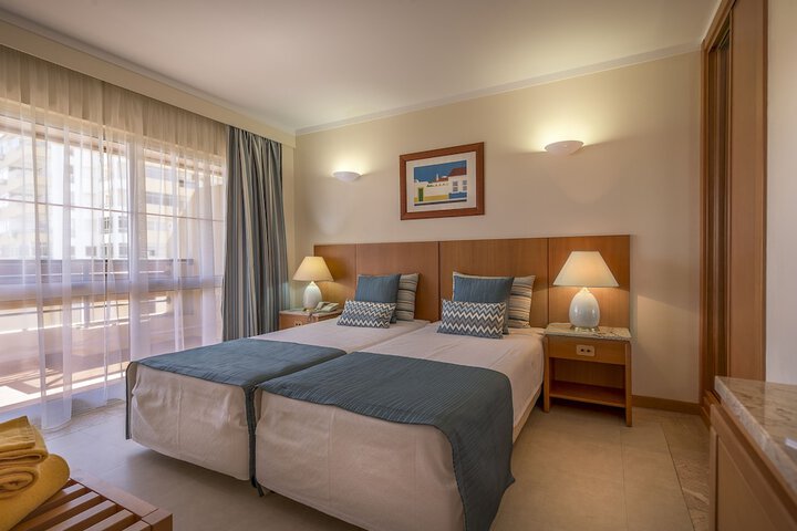 Room 3 of 73