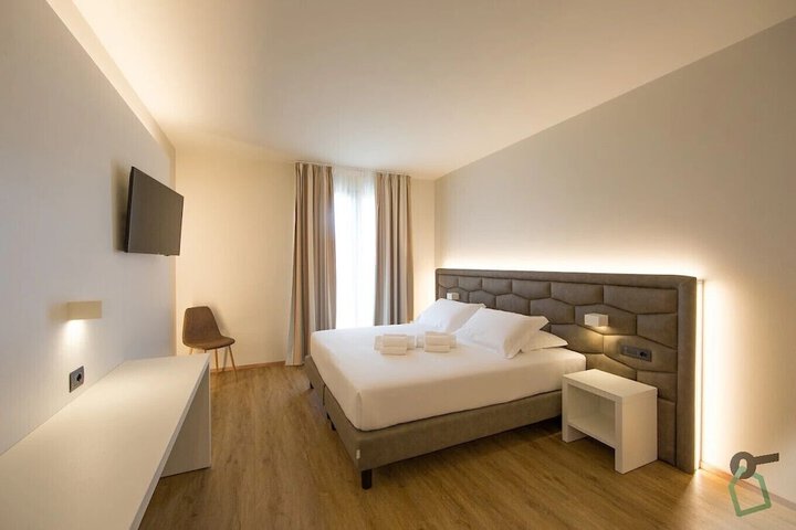 Room 3 of 22