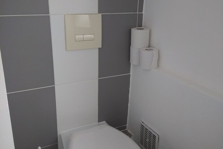 Room 38 of 49