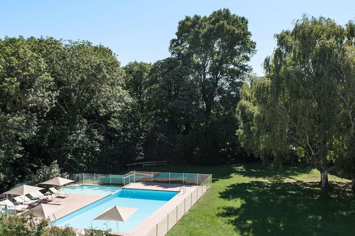 Pool 60 of 178