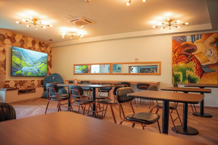 restaurant cafeteria
