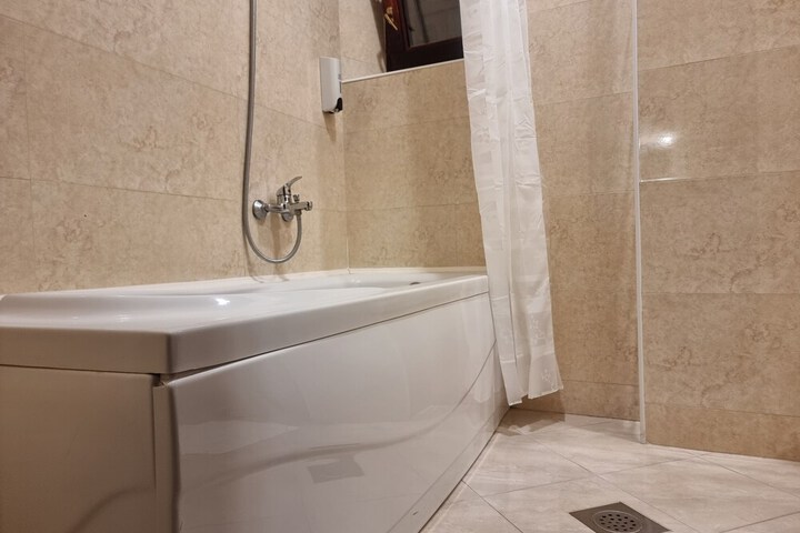 Room 80 of 129