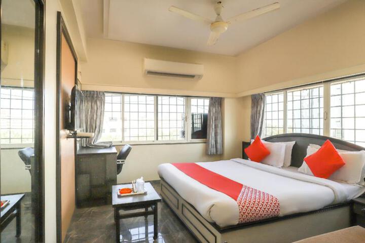 OYO Hotel Royal Retreat