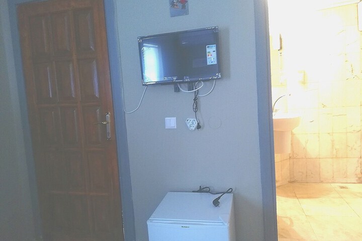 Room 8 of 14