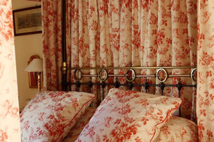Room 4 of 49
