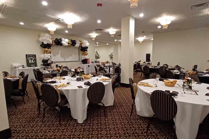 Ballroom/Hall 76 of 85