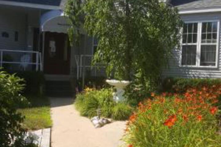 Exterior of Highland Hideaway Marquette Room