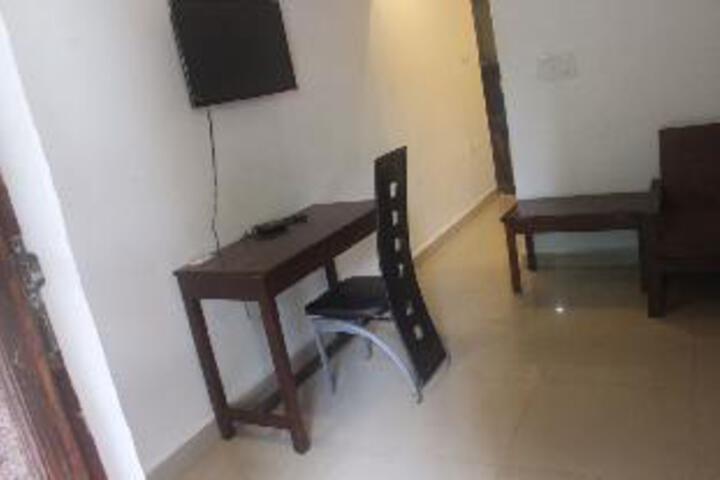 Room 9 of 11