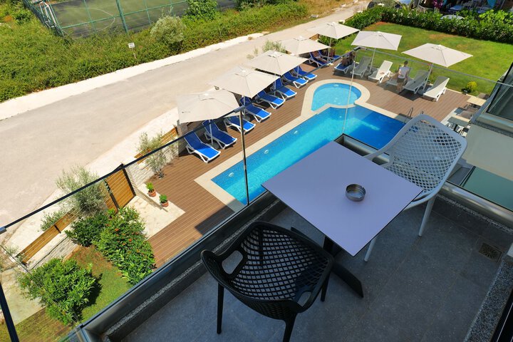 Terrace/Patio 103 of 107