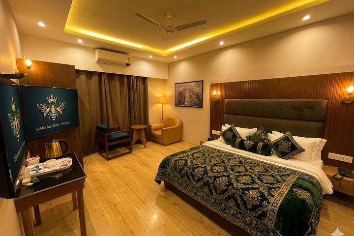 Room 5 of 20