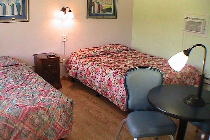 Room 12 of 32