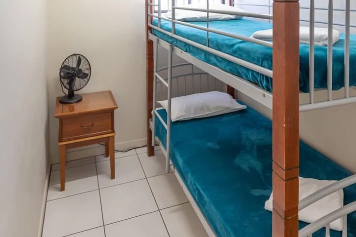 Room 6 of 63
