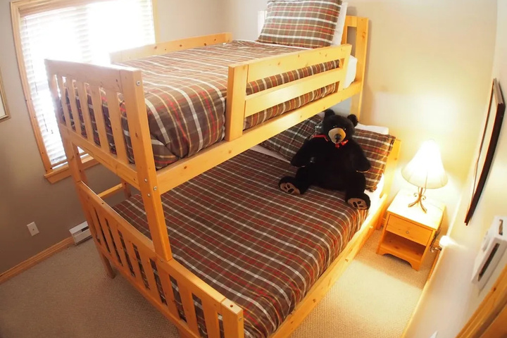 Room 2 of 17