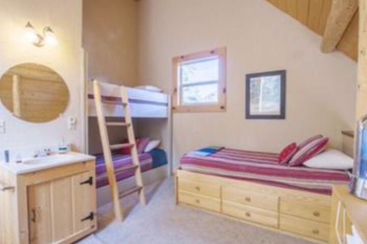 Room 6 of 30