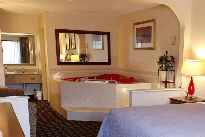 1 King Bed (3 of 13)