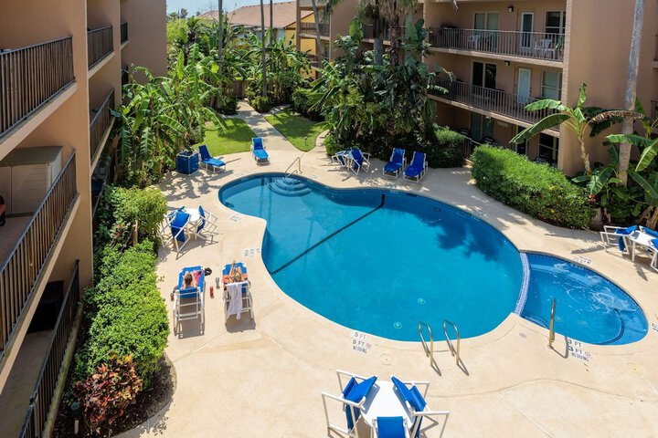 Pool Hotel