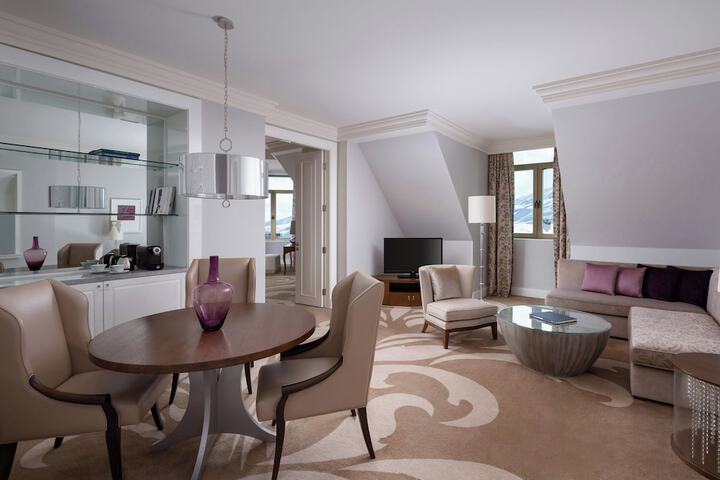 Room 17 of 216