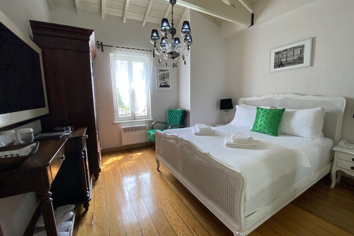 Room 14 of 81