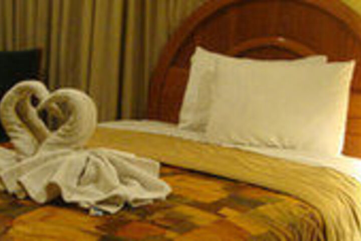 Room 13 of 28