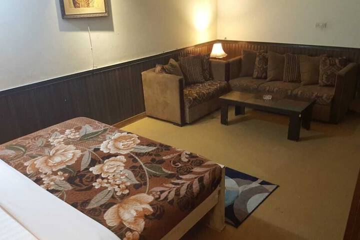 Room 4 of 15