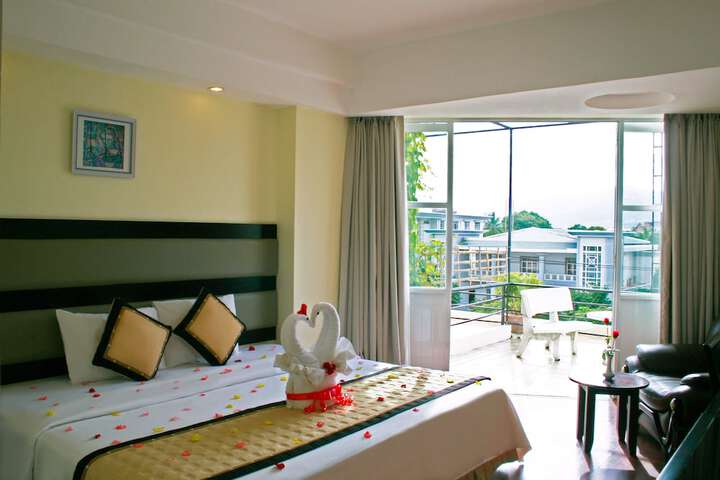 Room 9 of 51