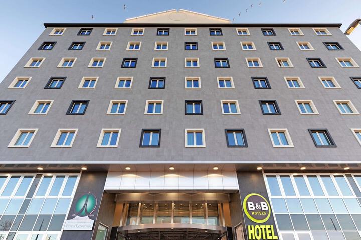 Hotel 52 of 53