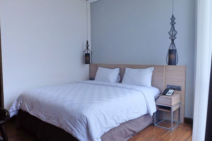 Room 5 of 43