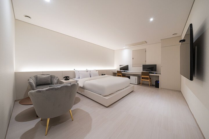 Room 32 of 104