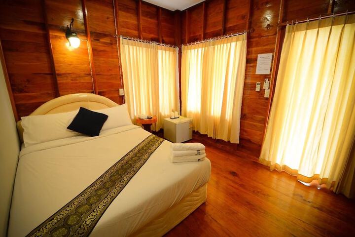 Room 5 of 65
