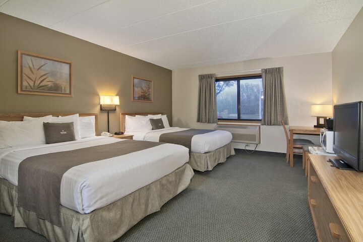 Queen Bed Accessible (7 of 11)