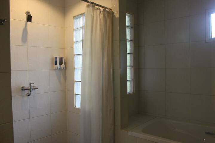 Room 60 of 136