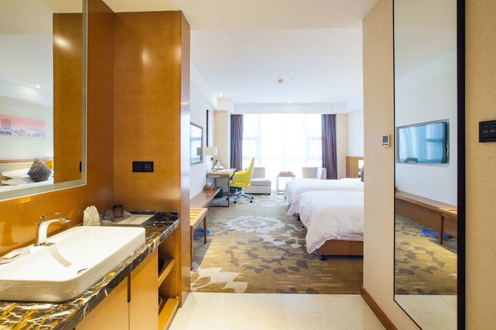 Room 12 of 43