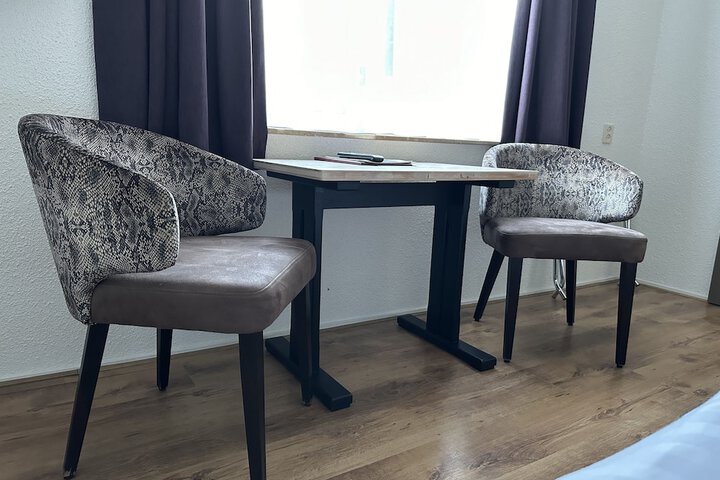 Room 14 of 26