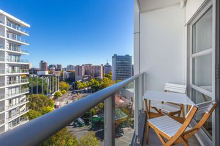 Central Two bedroom on Queen Street